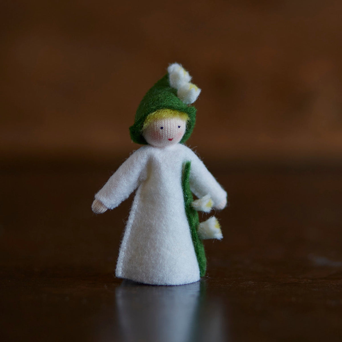 Fée en feutre de laine faite main avec chapeau décoratif - Blanc - 8-8,5 cm