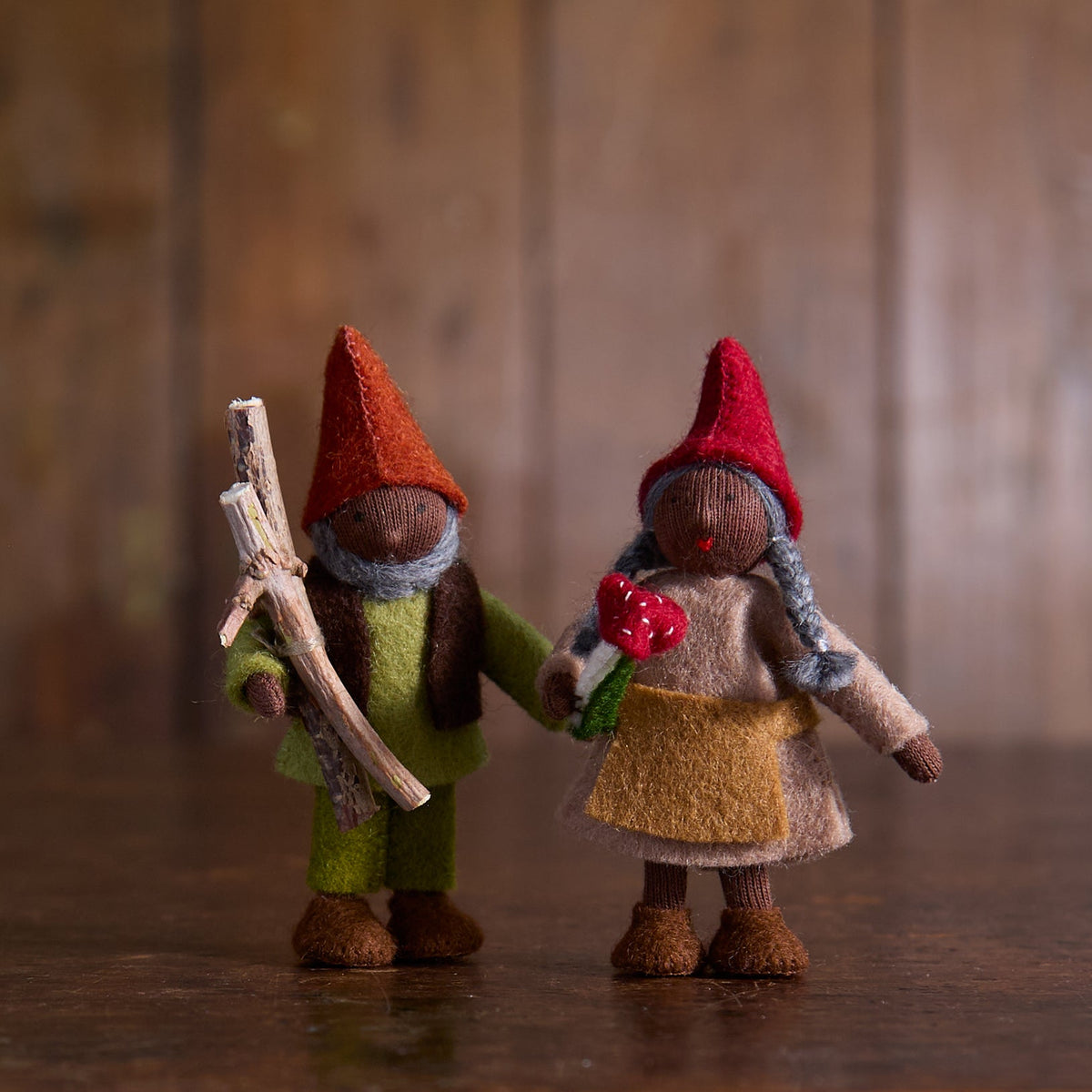 Grand-mère gnome d'automne en laine faite main - Noir