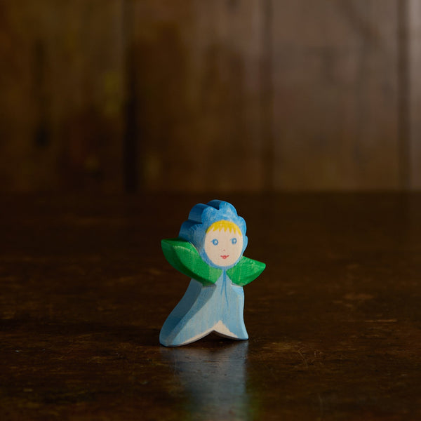 Handgefertigte florale Holzfigur - 5,8 x 2 x 4,3 cm