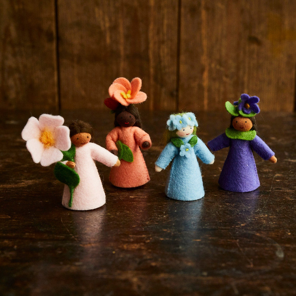 Fata in feltro di lana fatta a mano con copricapo floreale - Marrone - 6-7 cm