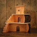 Handgefertigtes kleines Baumhaus aus Holz