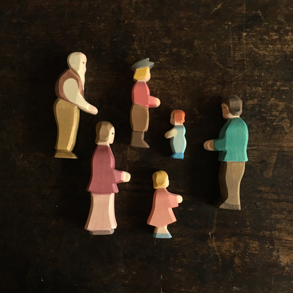 Handgefertigter hölzerner Sohn
