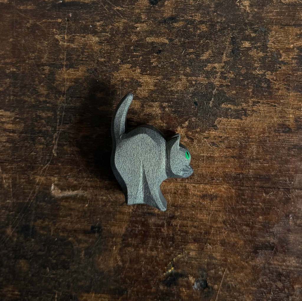 Gatto in legno fatto a mano per strega
