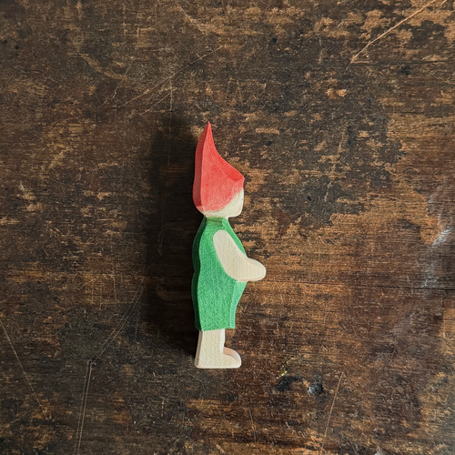 Gnomo in legno fatto a mano